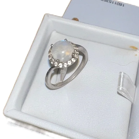 Crystal and Quartz Stone Ring - Picture 2 of 2